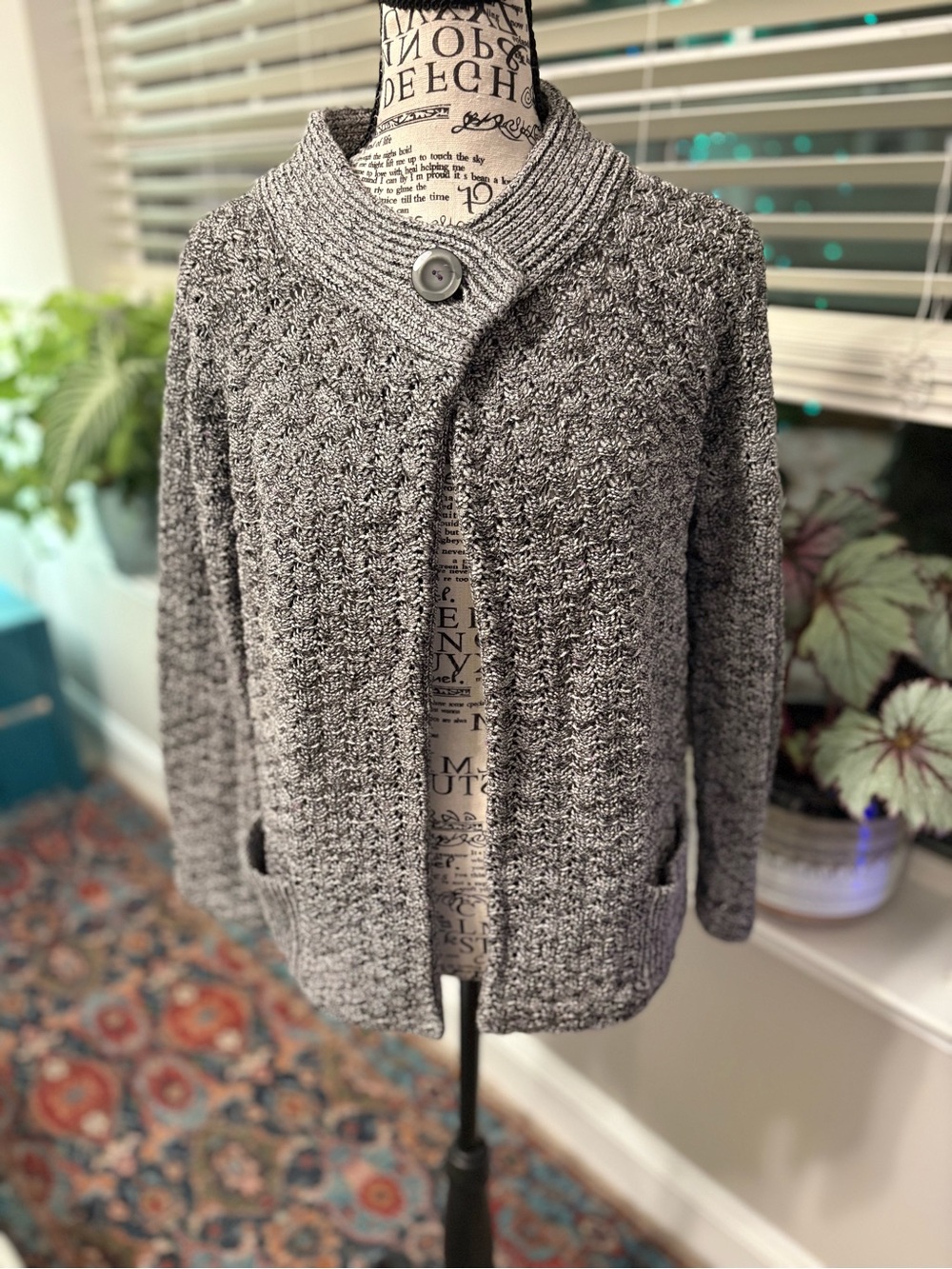 Source Unknown Gray Textured Knit Cardigan with Shawl Collar